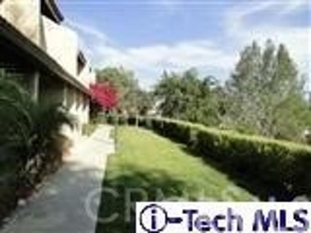 Townhouse for sale in Burbank, Los Angeles County