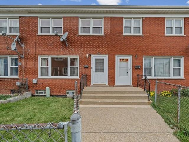 Townhouse for sale in Des Plaines, Illinois
