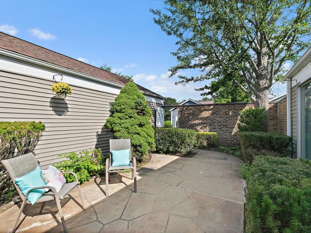 Townhouse for sale in Wheaton, Illinois