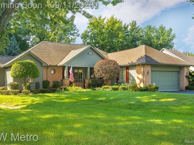 Condo for sale in Rochester Hills, Michigan