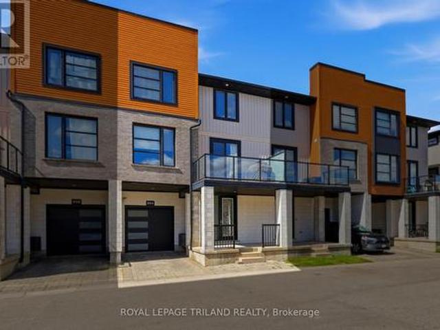 Townhouse for sale in Arva, Ontario
