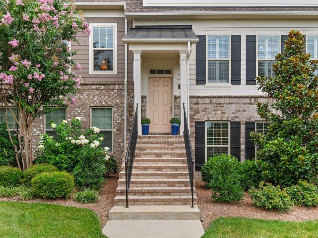 Townhouse for sale in Brentwood