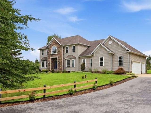 House for sale in Chardon, Ohio