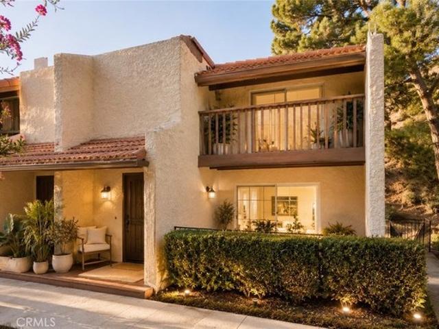Townhouse for sale in Burbank, California