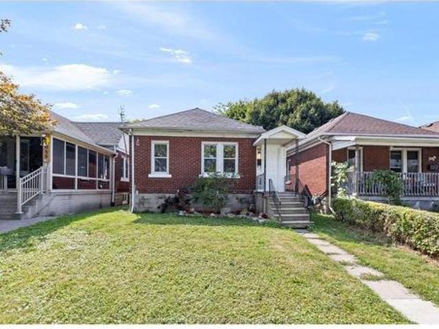 House for sale in RiverWest, Windsor