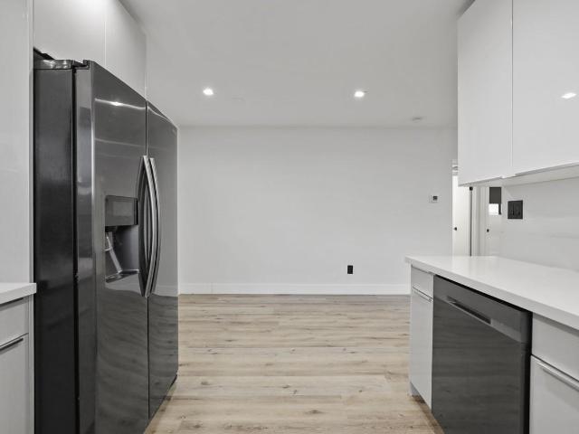 Apartment for rent in Canoga Park, California
