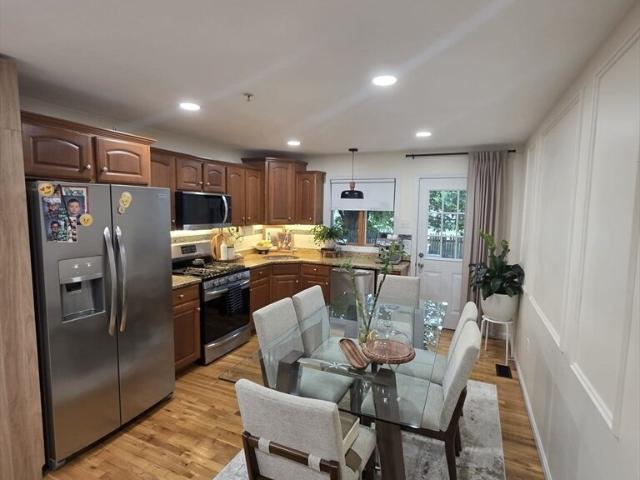 Townhouse for rent in Weymouth