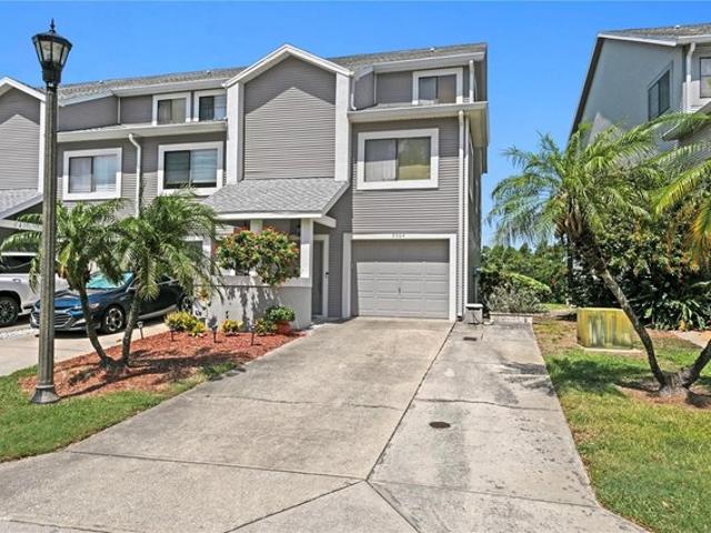 Townhouse for sale in Seminole, Florida
