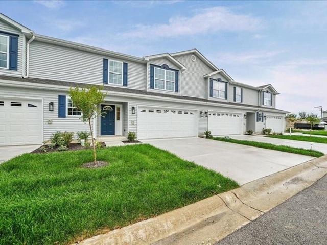 Townhouse for sale in Crown Point, Lake County