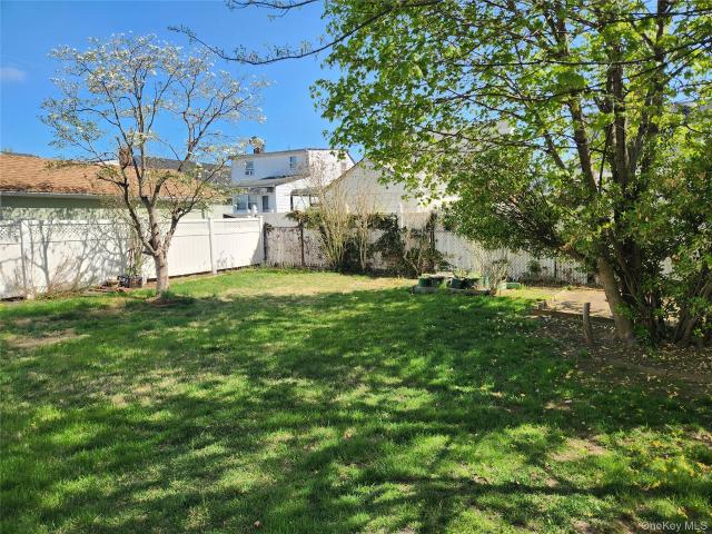 House for sale in Queens, Nassau
