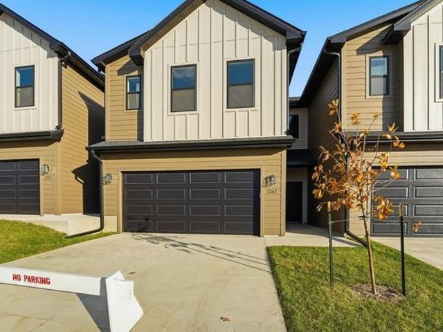 Townhouse for sale in Waukee, Dallas County