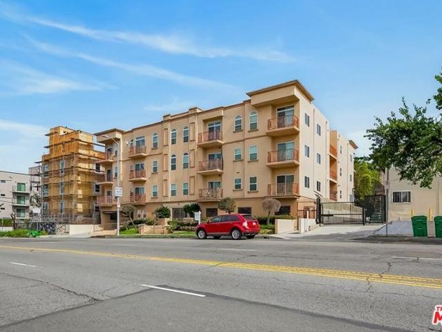 Condo for sale in Canoga Park, California