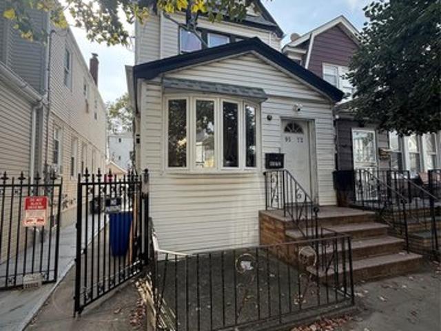 House for sale in Queens, Arverne