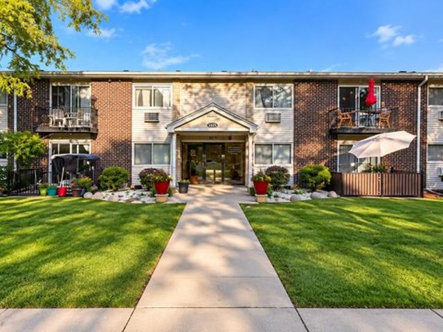 Condo for sale in Des Plaines, Illinois
