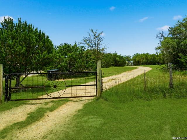 House for sale in Pipe Creek, Texas