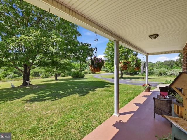 House for sale in Berkeley Springs, West Virginia