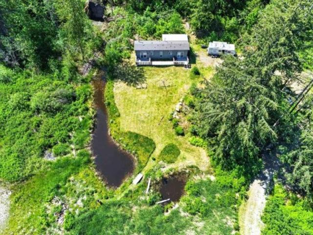 House for sale in Clayoquot, British Columbia