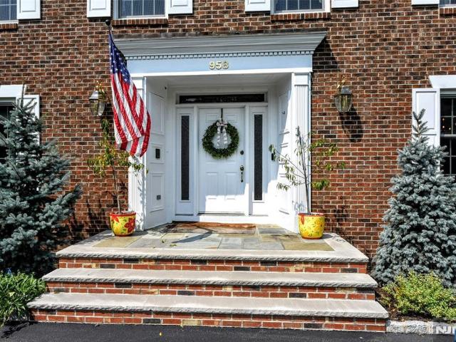 House for sale in Franklin Lakes, New Jersey