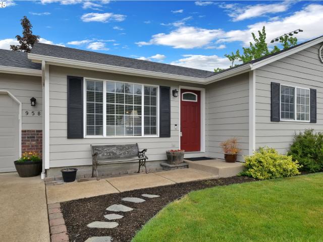 House for sale in Creswell