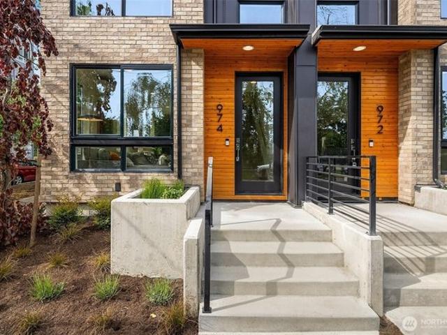 Townhouse for sale in Seaview, Seattle