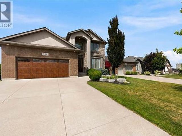 House for sale in Brights Grove, Ontario