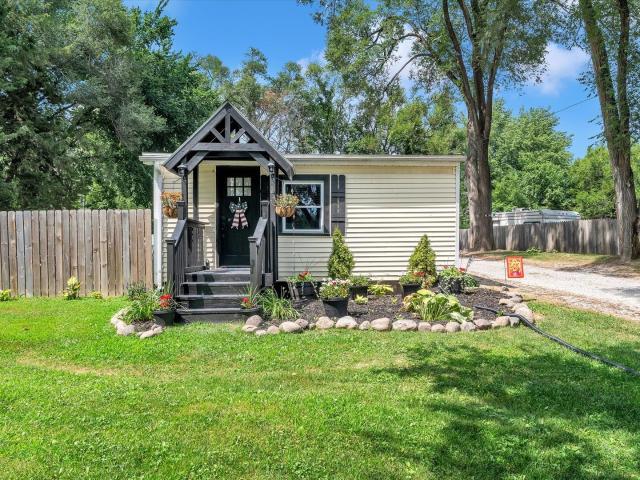 House for sale in Buffalo Heights, Blue Grass