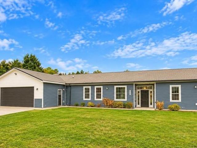 House for sale in Cedar, Solon Township