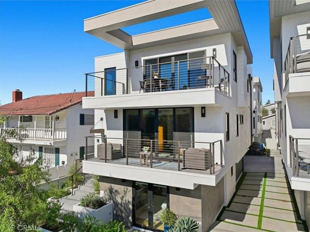 Townhouse for sale in Hermosa Beach, California