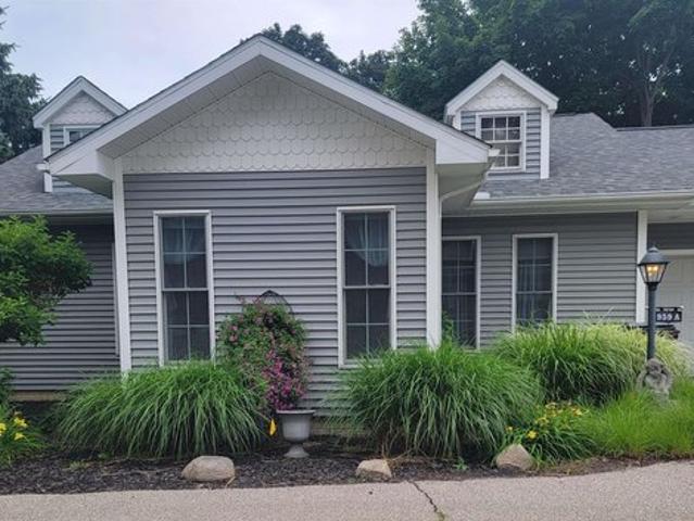 Condo for sale in Adrian, Michigan