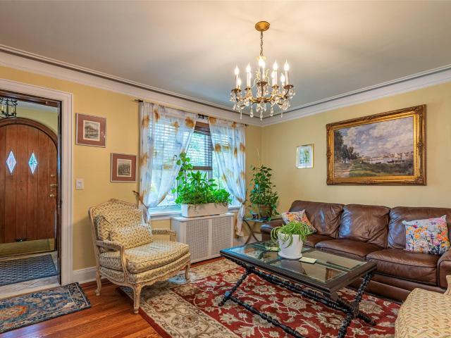 Townhouse for sale in Floral Park