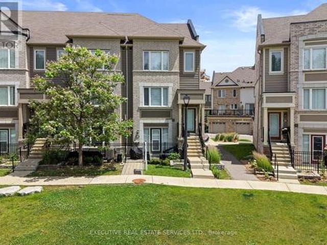 Townhouse for sale in Georgina, Ontario