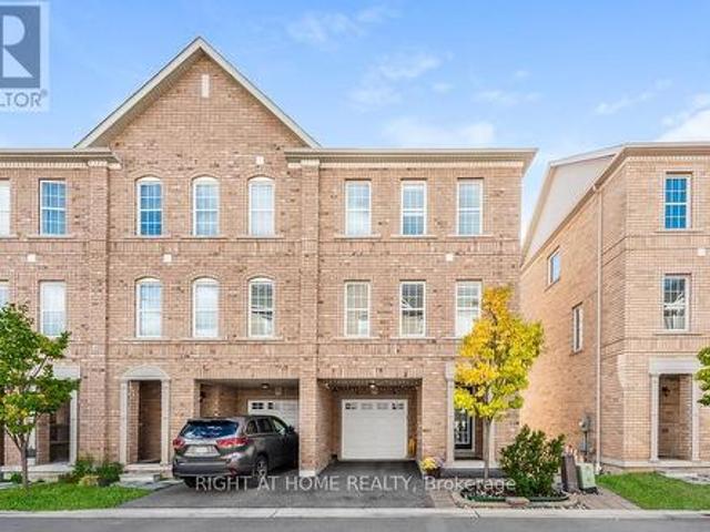 House for sale in Oakville, Golden Horseshoe