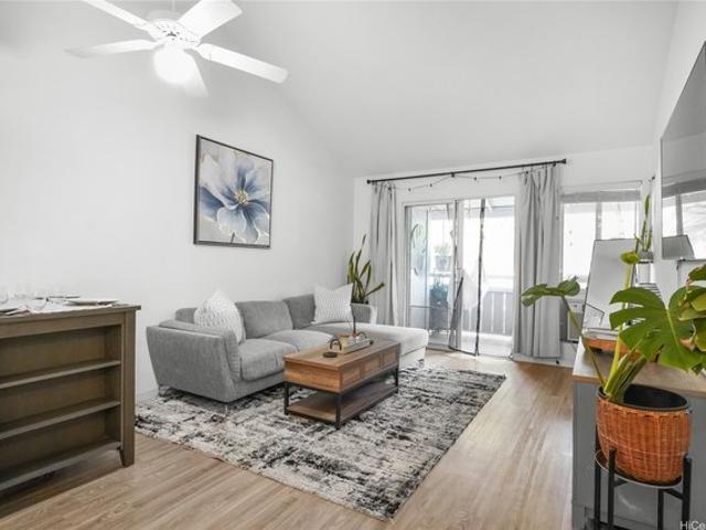 Condo for sale in Mililani Town, Honolulu County