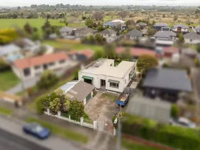 House for sale in Chaslands, Canterbury