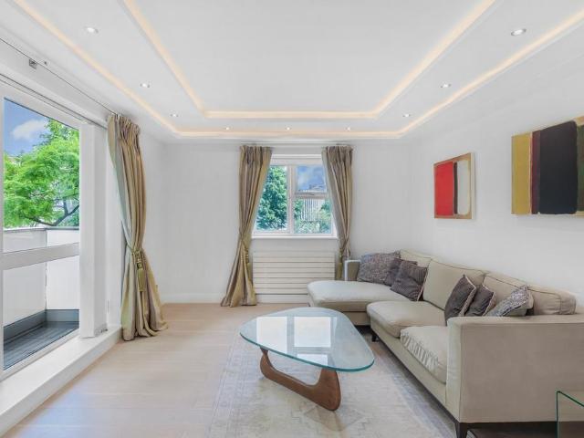 House for rent in Belsize Park, Greater London