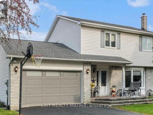 House for sale in Russell, Ontario