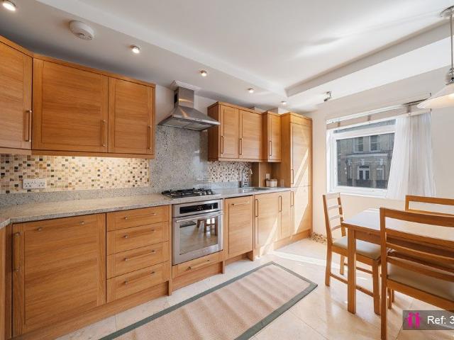 Apartment for rent in Brompton, Greater London