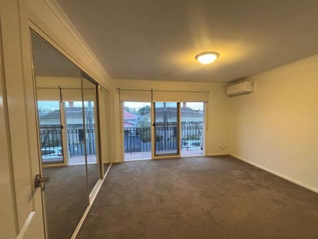 Townhouse for rent in Camerons Creek, Victoria