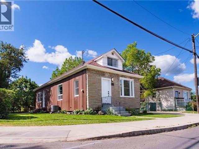 House for sale in Ancaster, Ontario