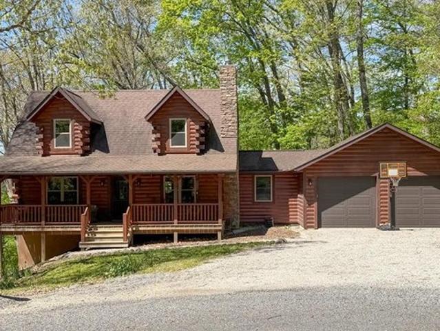House for sale in Howard, Ohio