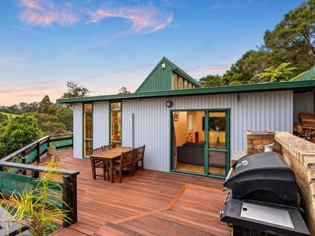 House for sale in Beach Haven, Kaipātiki