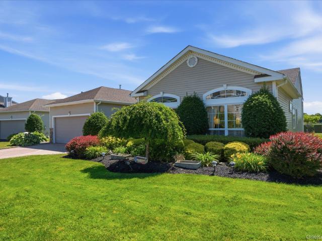 Condo for sale in Centereach, New York