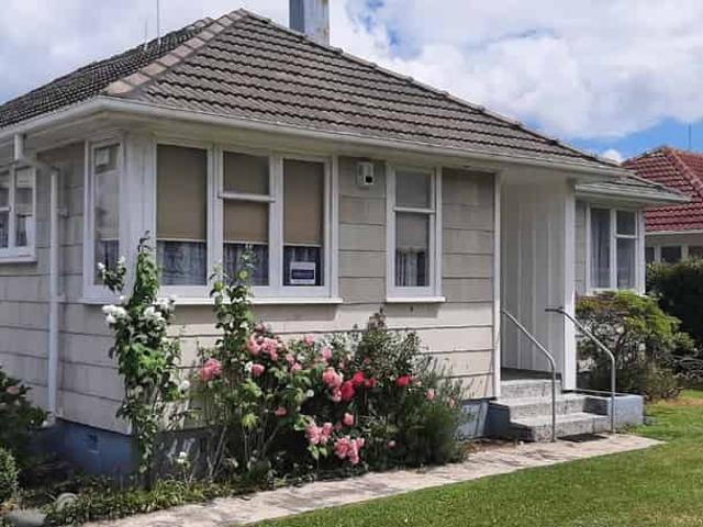 House for rent in Three Kings, Oroua County