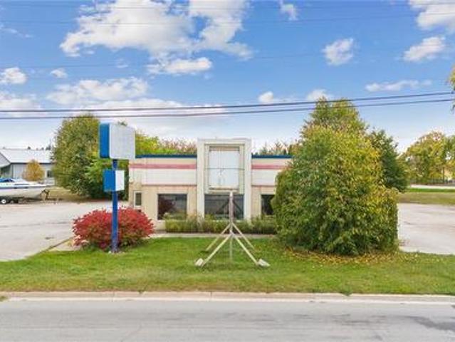 Commercial for rent in Lambton Shores, Ontario