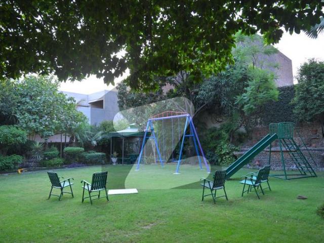 House for sale in Gujrat, Islamabad Capital Territory
