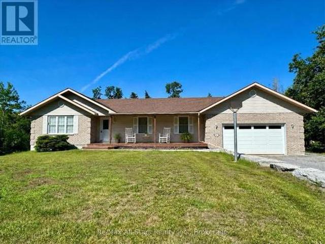 House for sale in Ontario