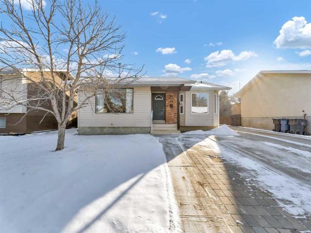 House for sale in Medicine Hat, Alberta