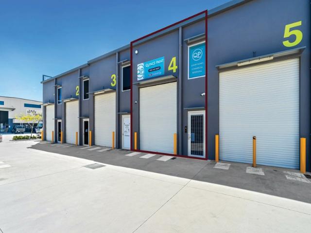 Warehouse for rent in Toombul, Queensland
