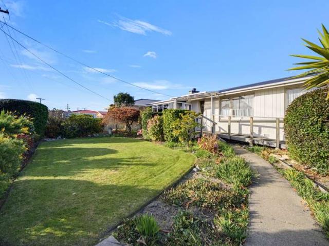 House for sale in Otakou