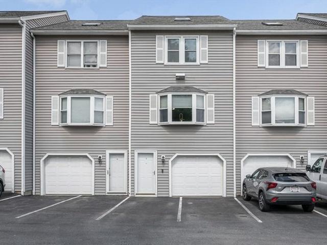 Condo for sale in Dracut, Massachusetts